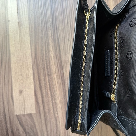 Tory Burch Black Leather Chain Strap Crossbody - Picture 14 of 14